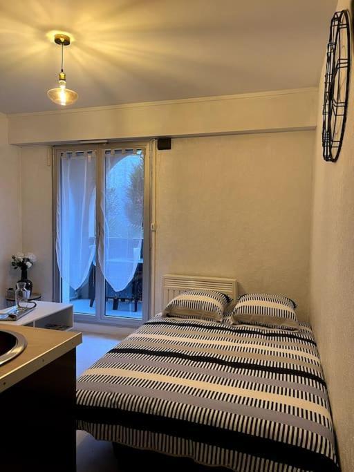 Joli Avec Parking Prive Apartamento
