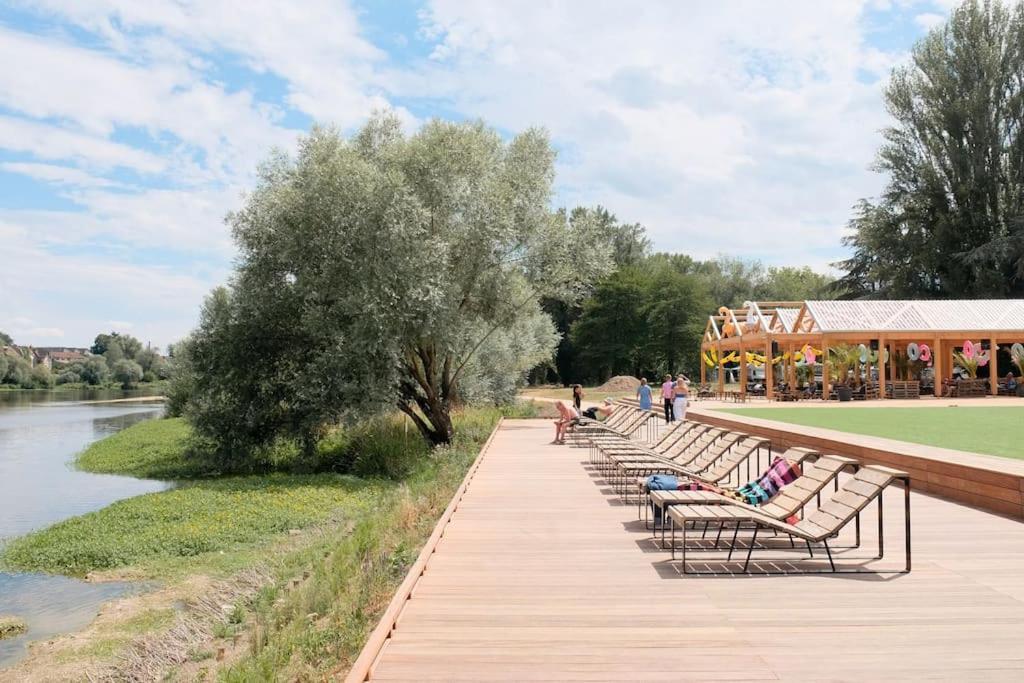 Joli Avec Parking Prive Moulins (Allier)
